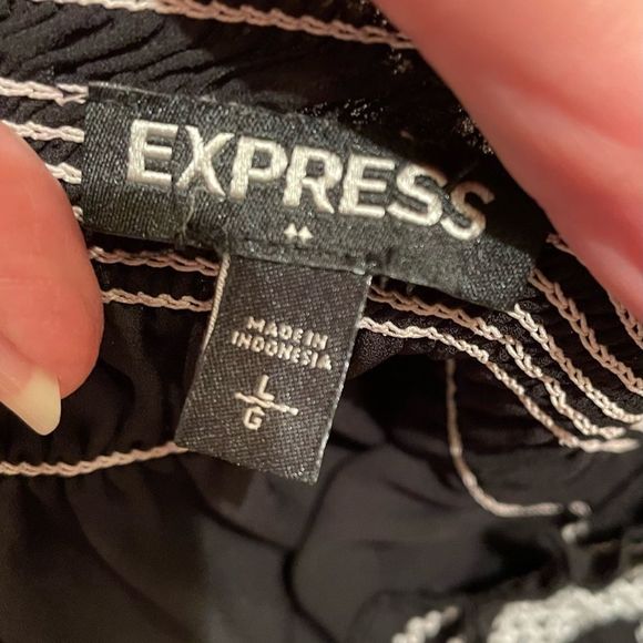 Express Sheer Top Size L - Picture 11 of 11